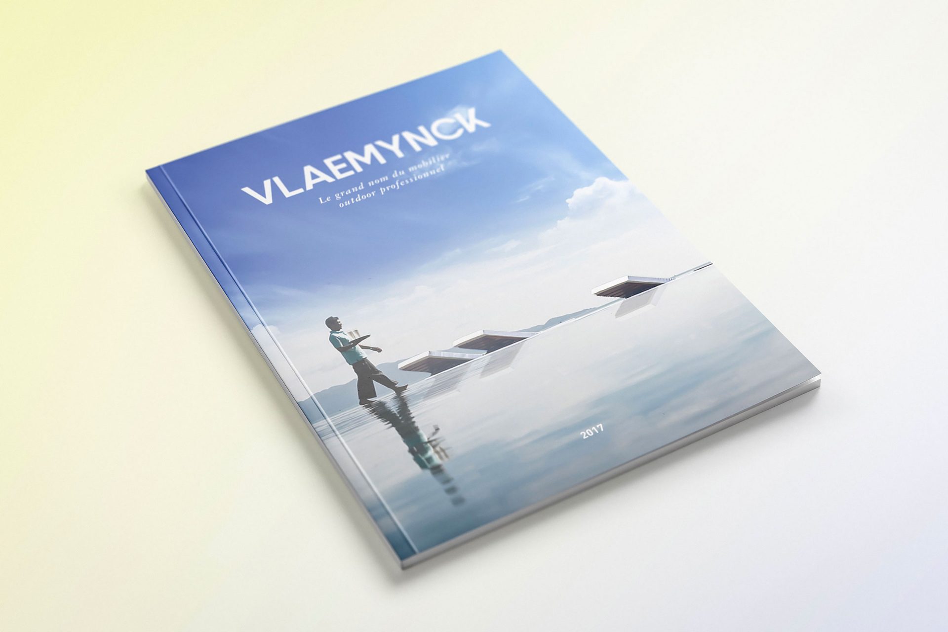 Édition / graphisme / shooting pour le magazine / catalogue contract professionnel de Vlaemynck