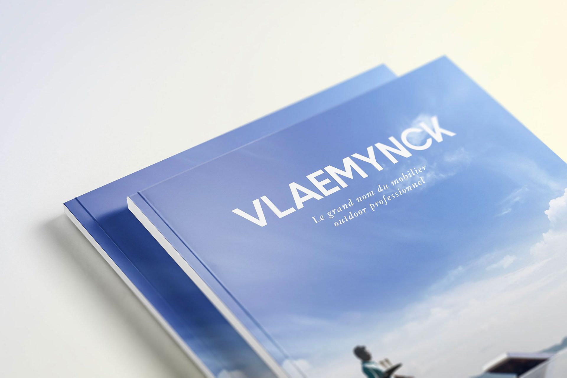 Édition / graphisme / shooting pour le magazine / catalogue contract professionnel de Vlaemynck